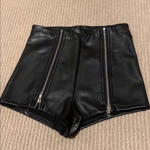 NWT FOREVER 21 zip fake leather shorts high waist